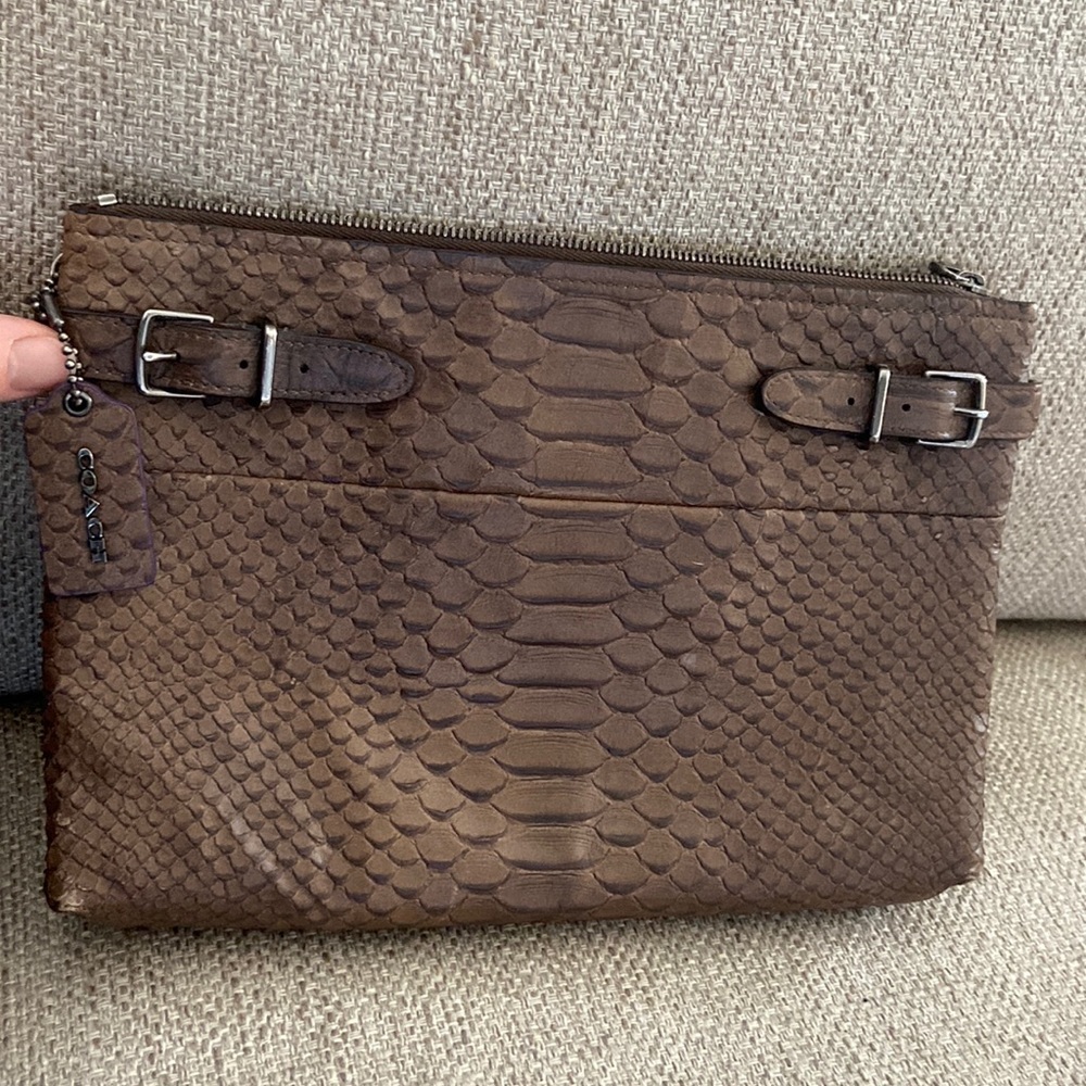 Adorable Coach clutch